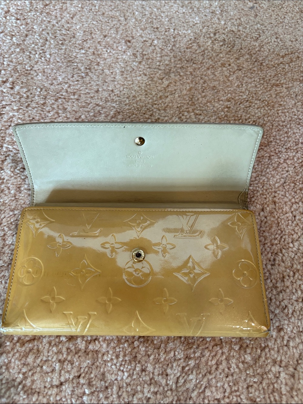 Louis Vuitton Vernis Monogram Patent Wallet in Mustard Yellow - Picture 2 of 11